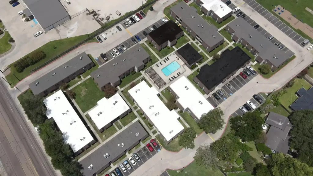 6841647440B38A1A067346C4 Commercial Roofing 2