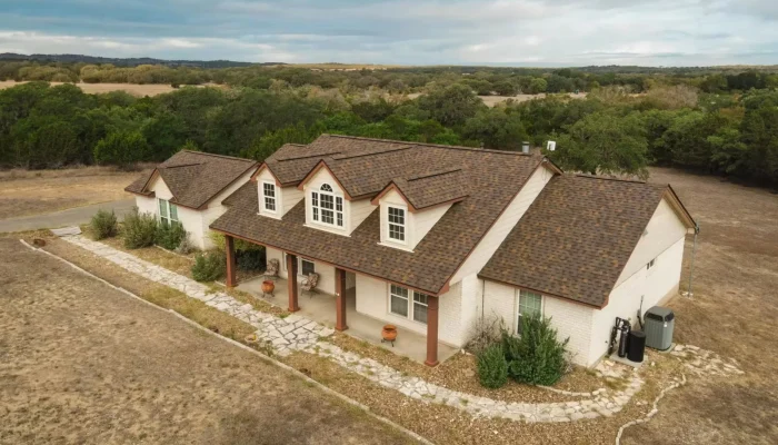 Reliable Asphalt Shingle Replacement In Central And South Texas: Trust Arp Roofing 2 6708E9Ed481Ded960D85Cb35_6706425851Ad978Ebee19Be9_66F42C76A9Cf3F9D885905C4_Arp2520Blanco2520Roofing25201-6_Compressed